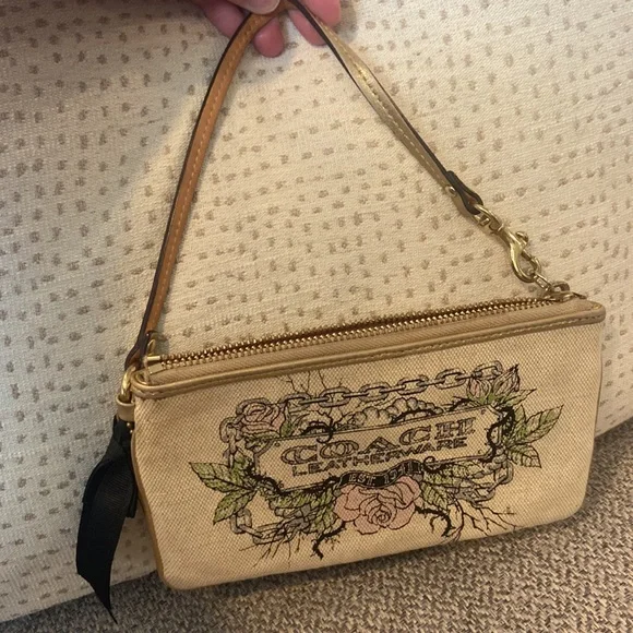 Coach Wristlet - Picture 2 of 6